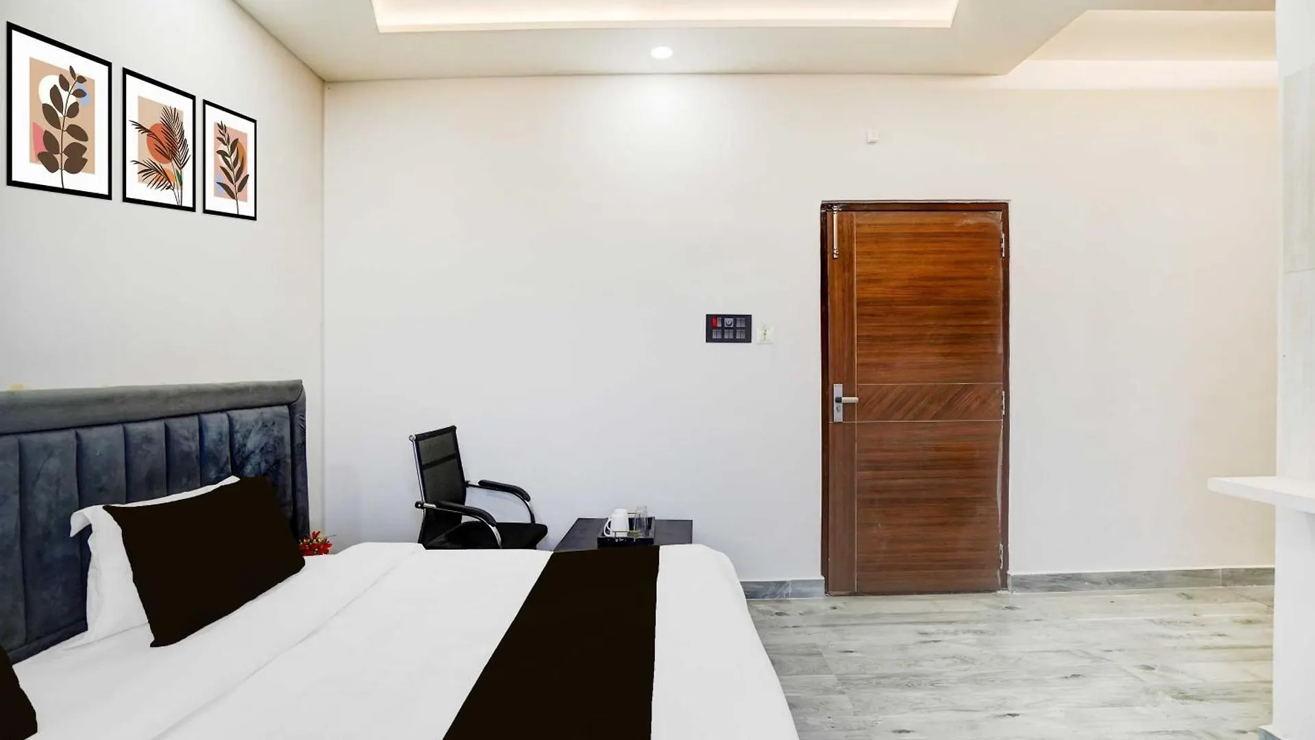 Hotel Collection O Tisaura Varanasi